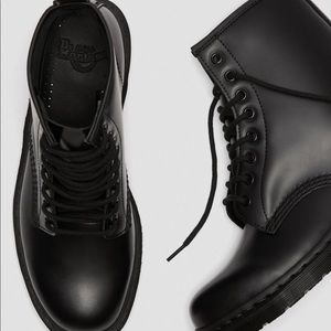 Doc Marten 1460 mono smooth leather boots
